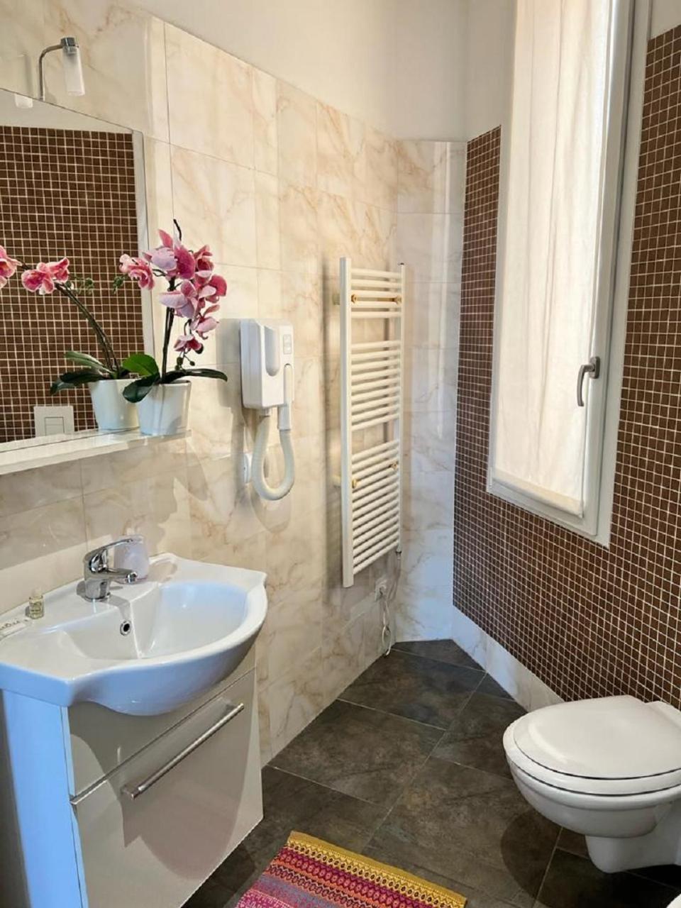 Bnbook Residence Matteotti โนวารา ภายนอก รูปภาพ